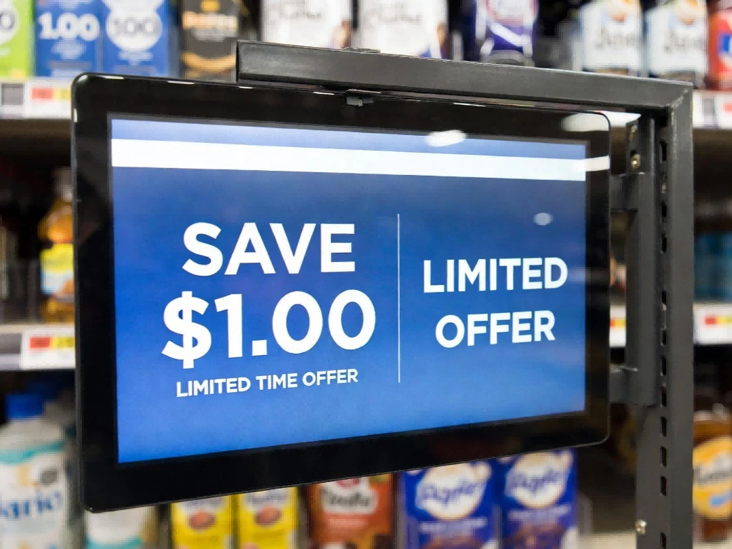 Bar LCD Display for Retail Shelf Signage showing dynamic pricing and promotional content on store shelves, highlighting industrial-grade panels from BOE and LG Display